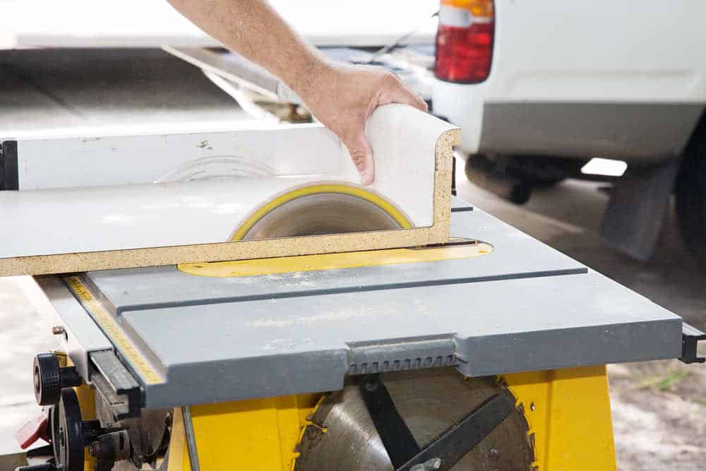 Sawing-Through-Laminate-with-a-table-saw