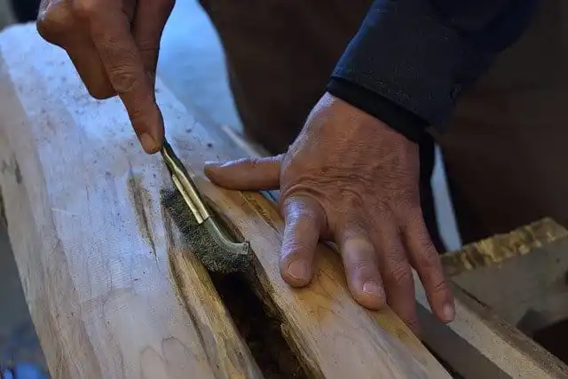 carving wood 